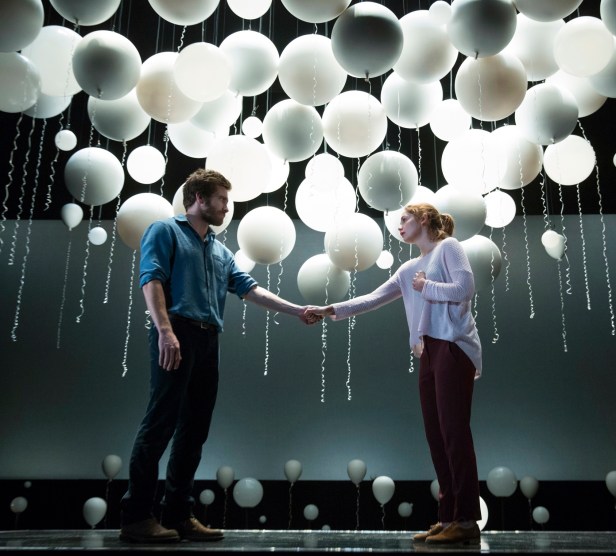 Jake Gyllenhaal and Ruth Wilson in 'Constellations' (Photo: Joan Marcus)