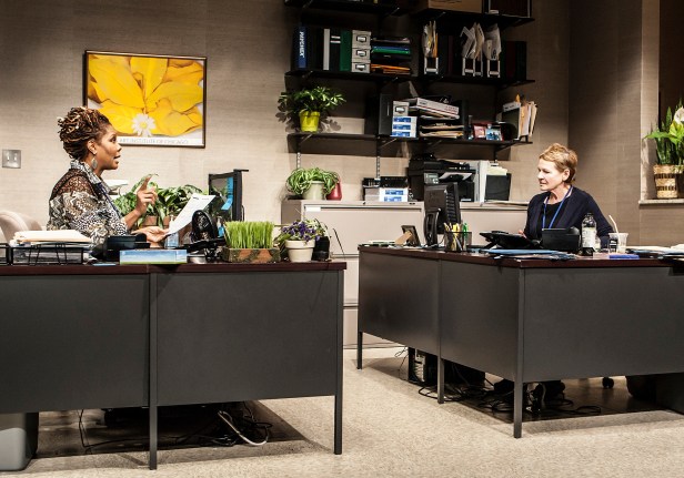 Pinkins and Wiest in 'Rasheeda Speaking' (Photo: Monique Carboni)