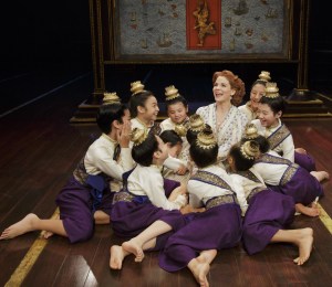 O'Hara and the cast of 'The King and I' (Photo: Paul Kolnik)