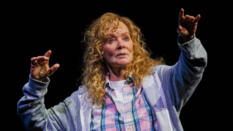 jean-smart-call-me-izzy