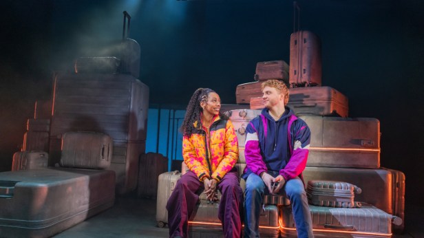two-strangers-carry-a-cake-across-new-york-broadway